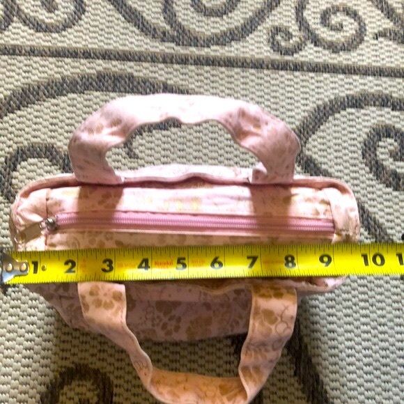 Hello Kitty Pink & Gold Lunch Bag - Picture 10 of 14